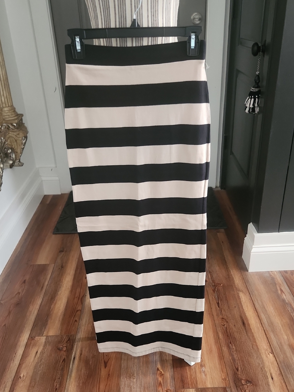 Forever 21 Black and Cream Striped Maxi Skirt